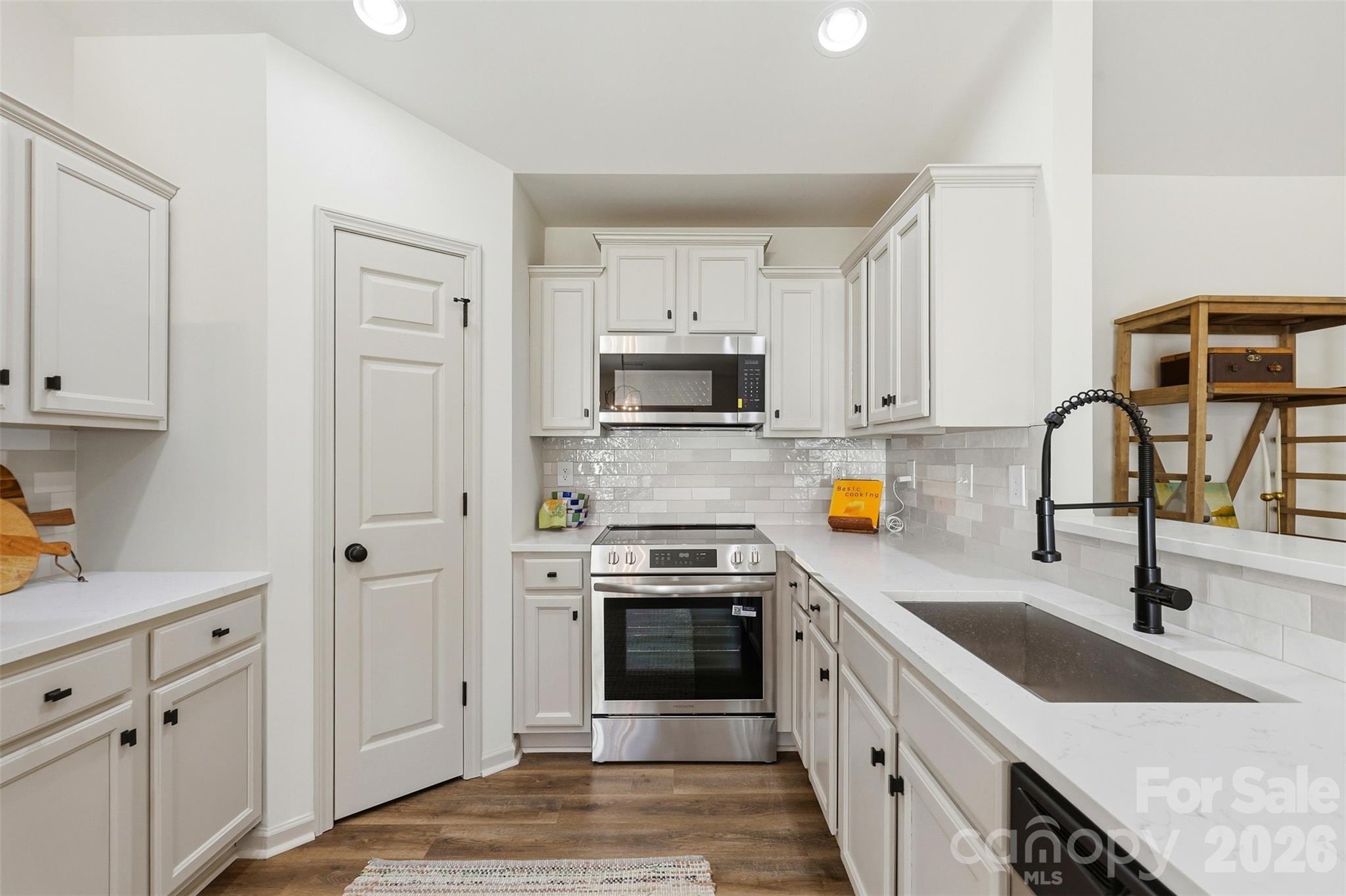 Hammond Lake - Residential