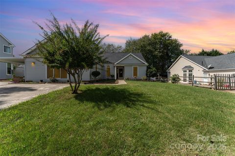 2716 Stowmarket Place Charlotte NC 28216