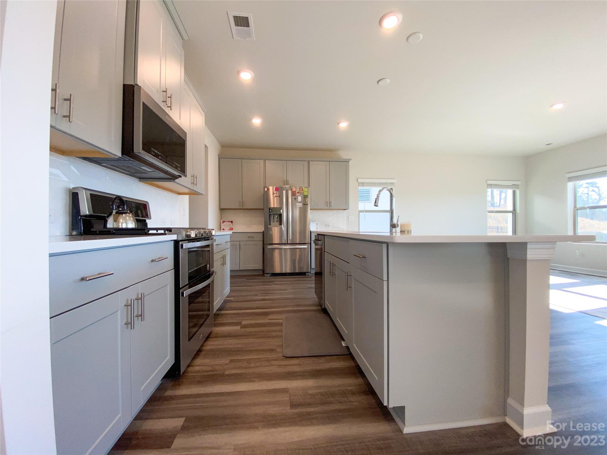 Larkhaven Hills - Residential Lease