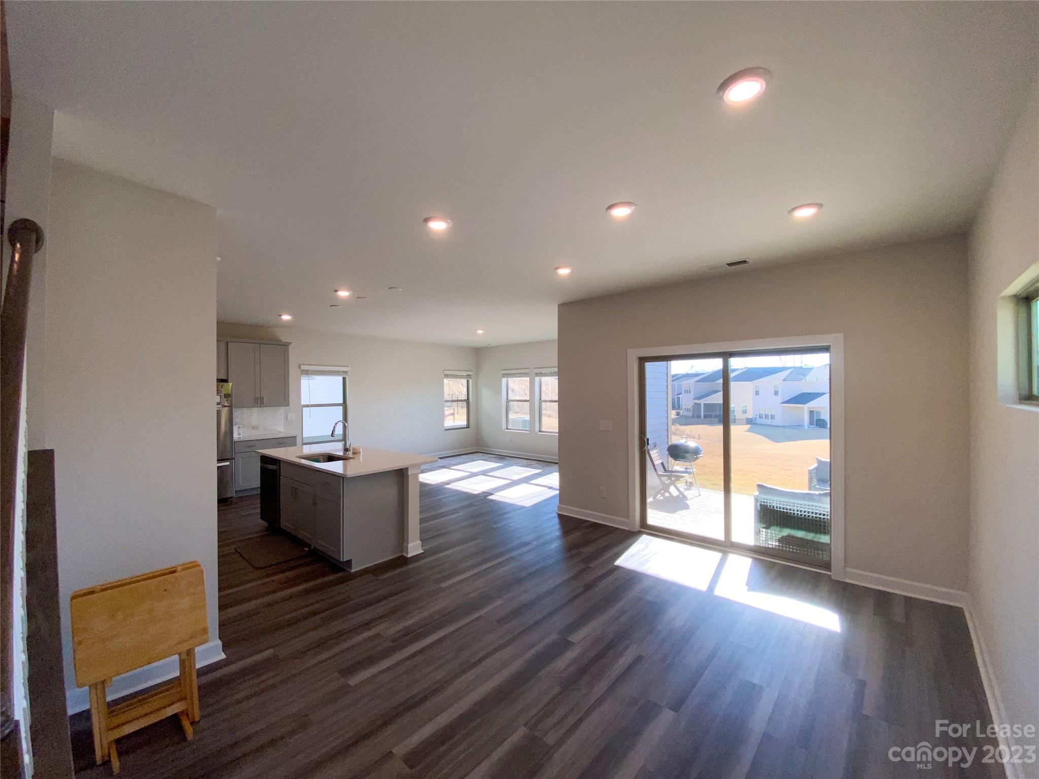 Larkhaven Hills - Residential Lease