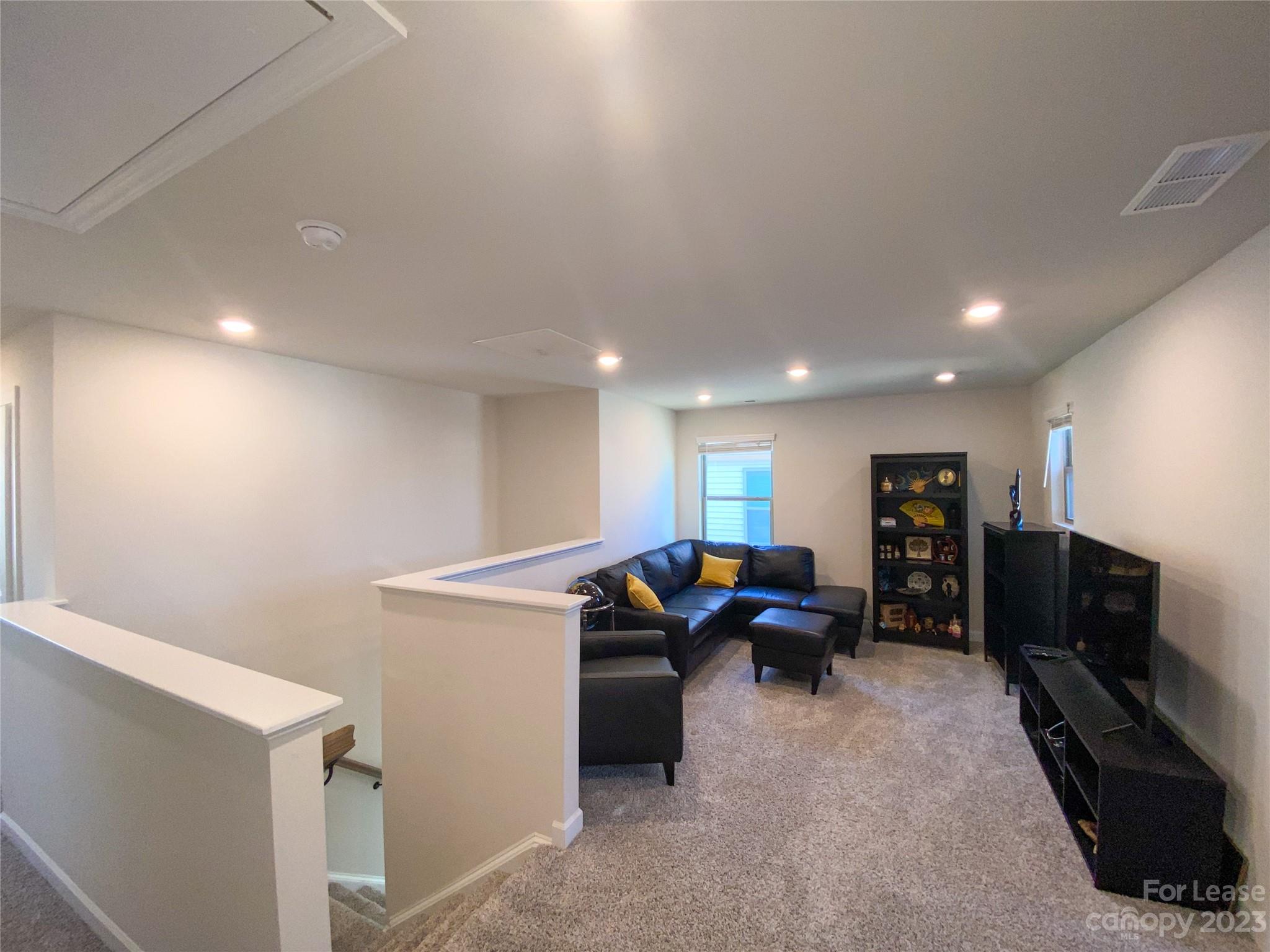 Larkhaven Hills - Residential Lease