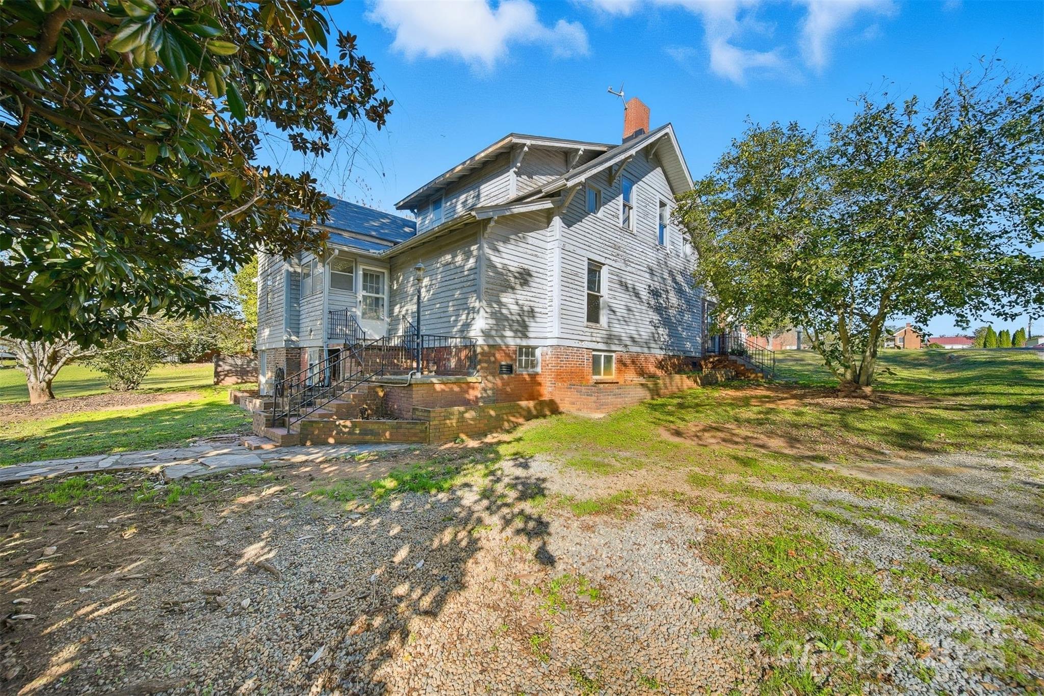 105 2nd Avenue SW