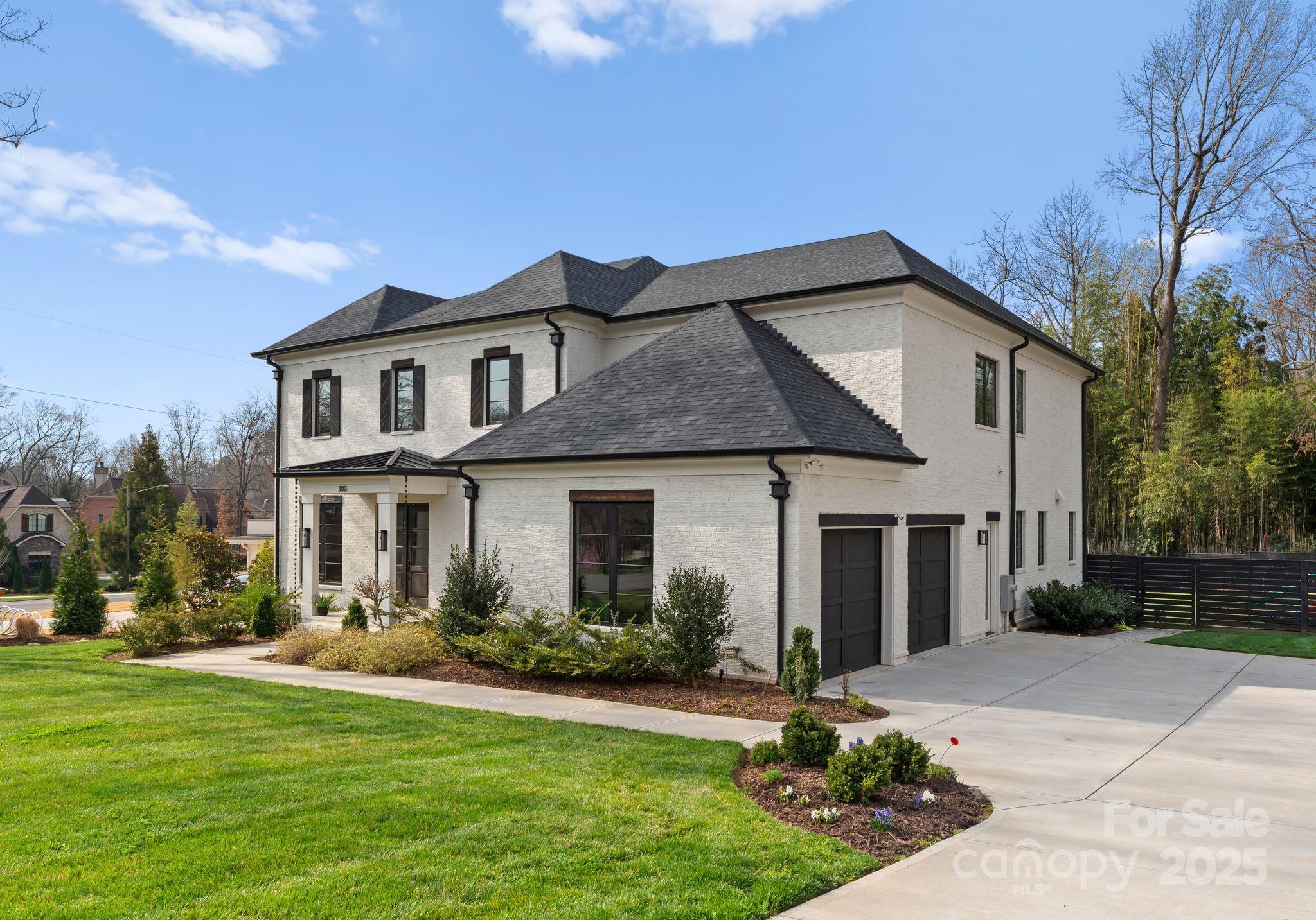 300 Mammoth Oaks Drive