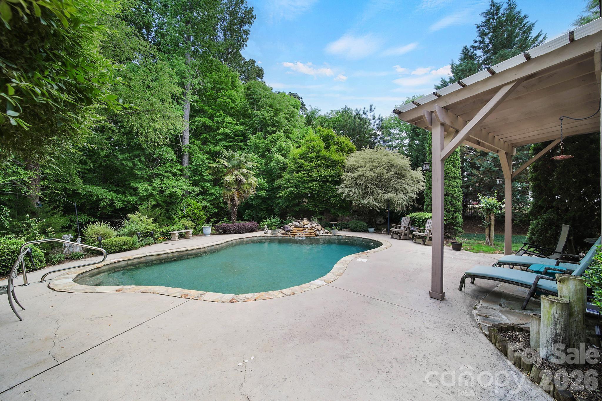 Lakepoint - Residential
