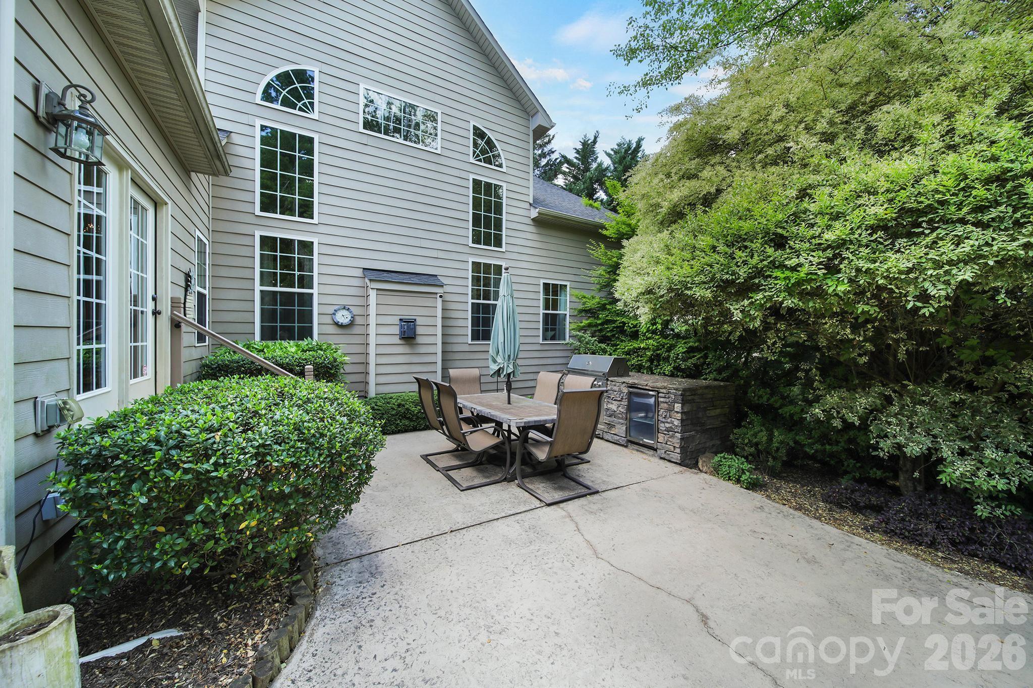 Lakepoint - Residential