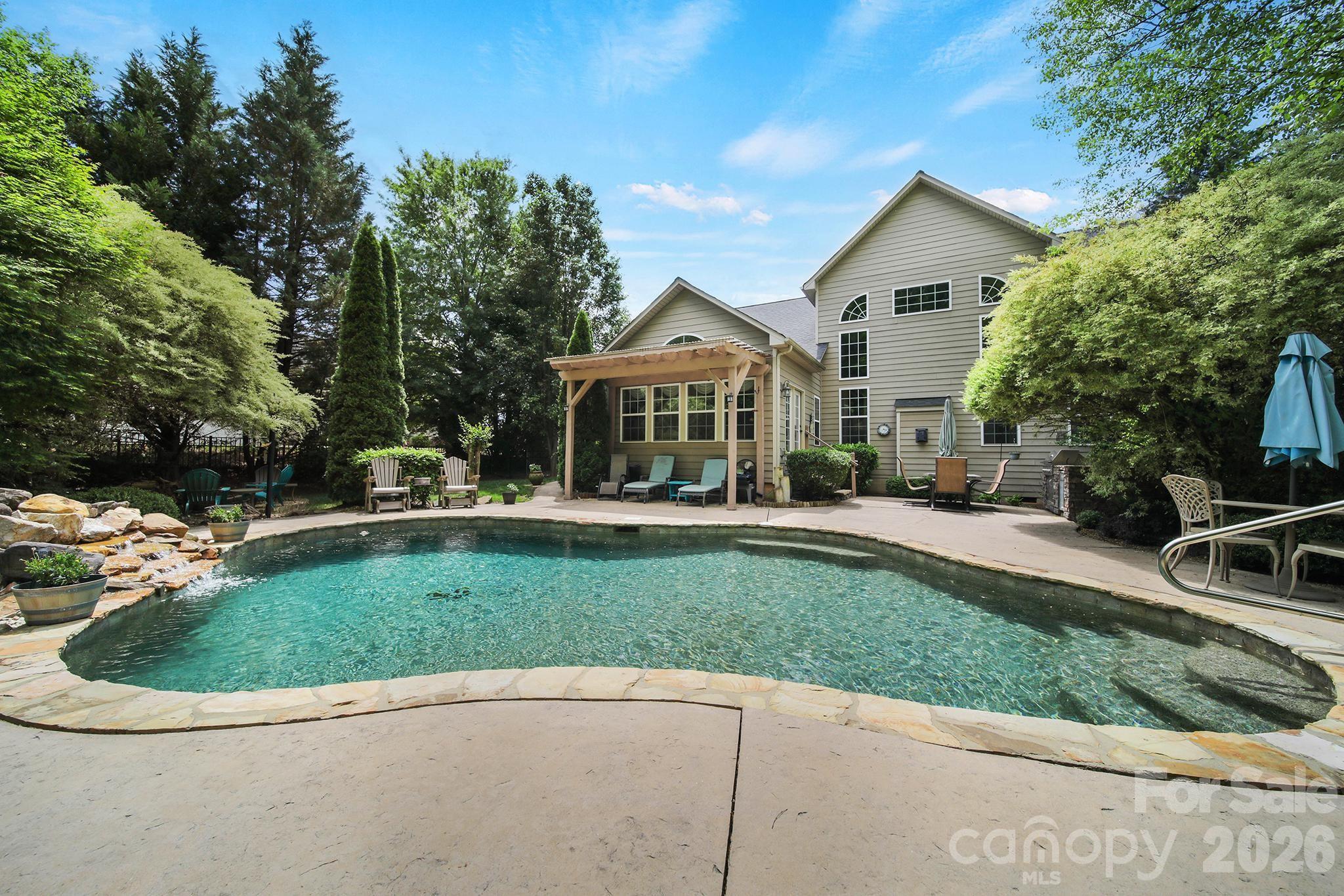 Lakepoint - Residential