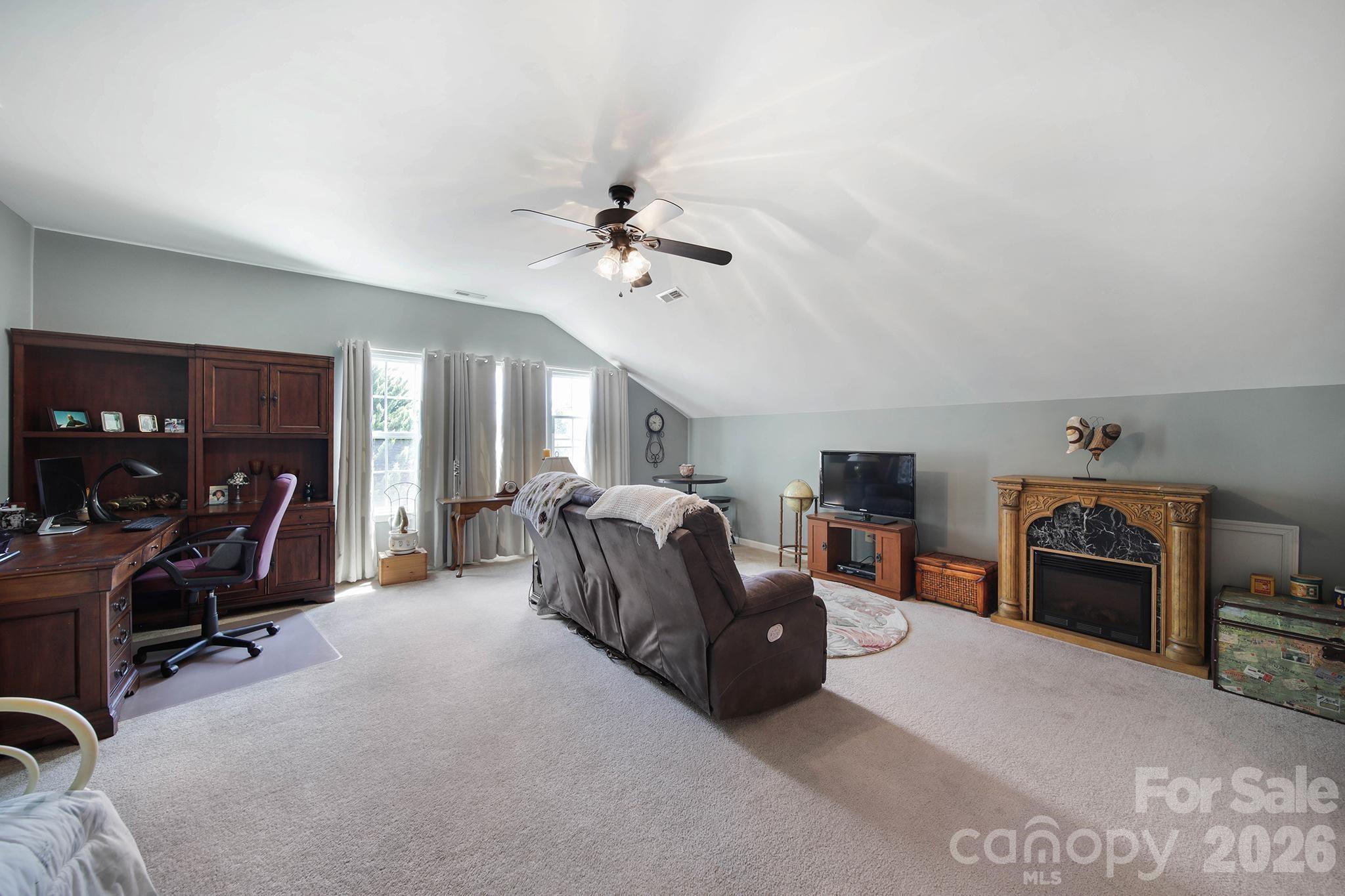 Lakepoint - Residential