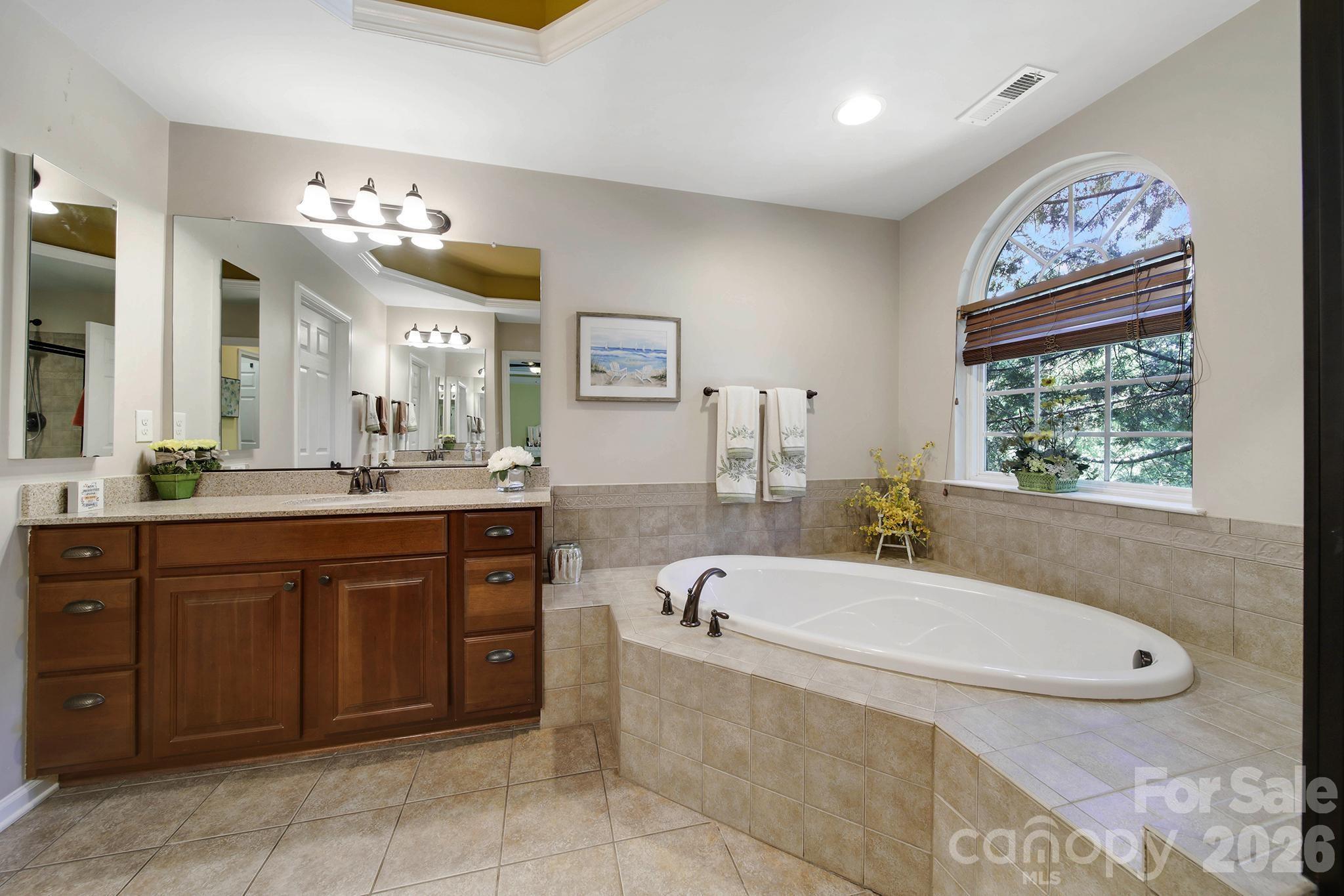 Lakepoint - Residential