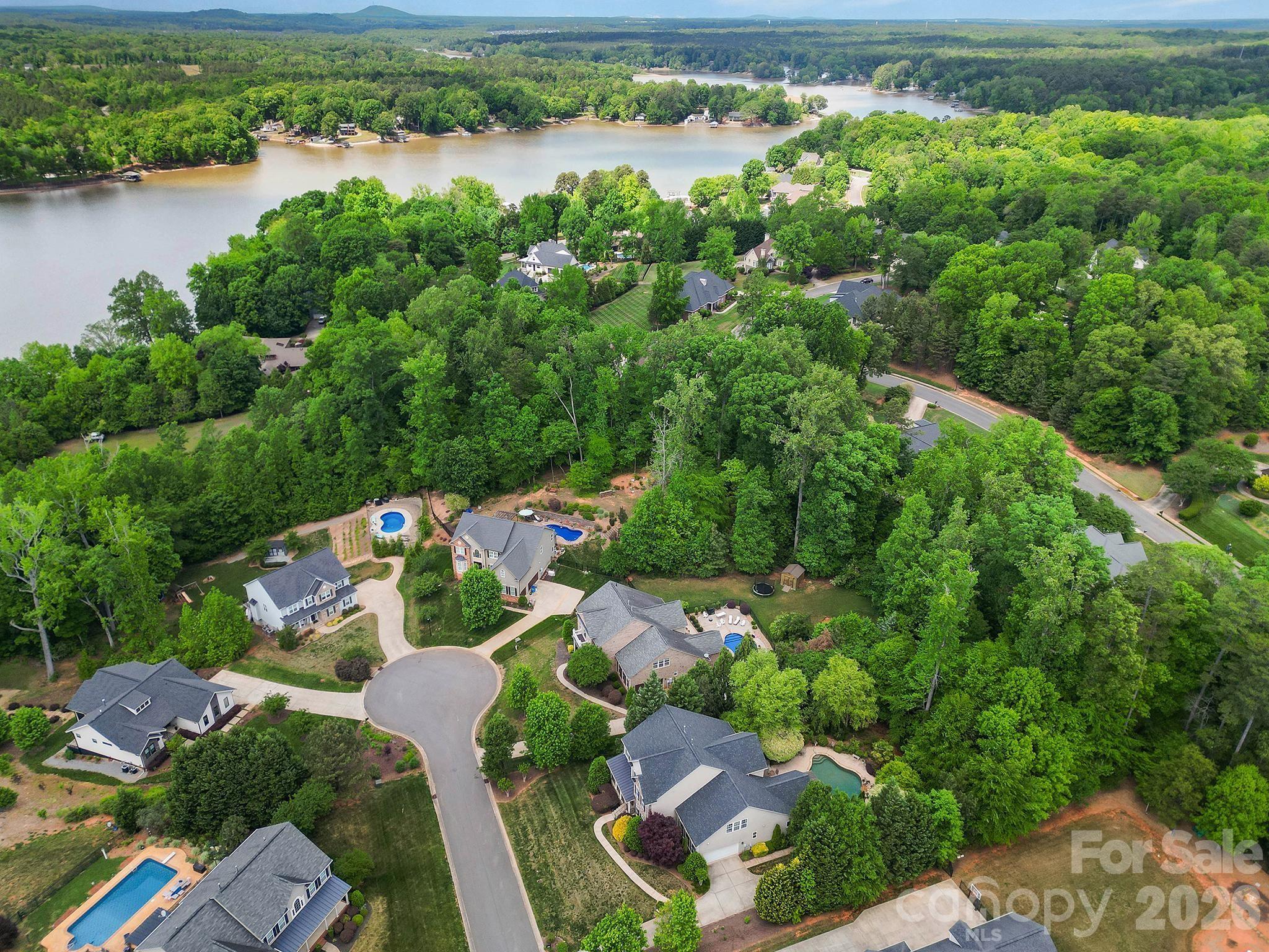 Lakepoint - Residential
