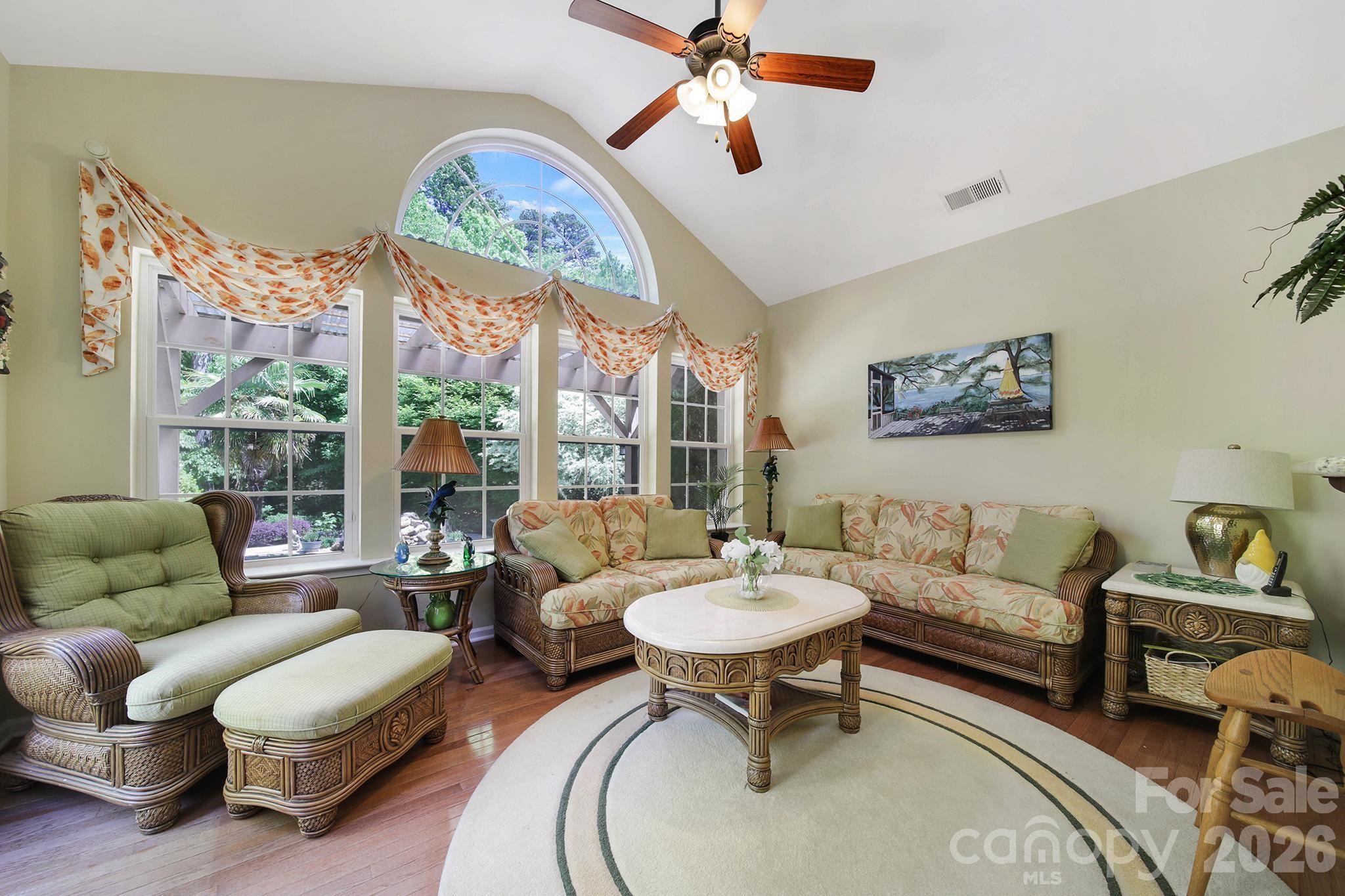 Lakepoint - Residential