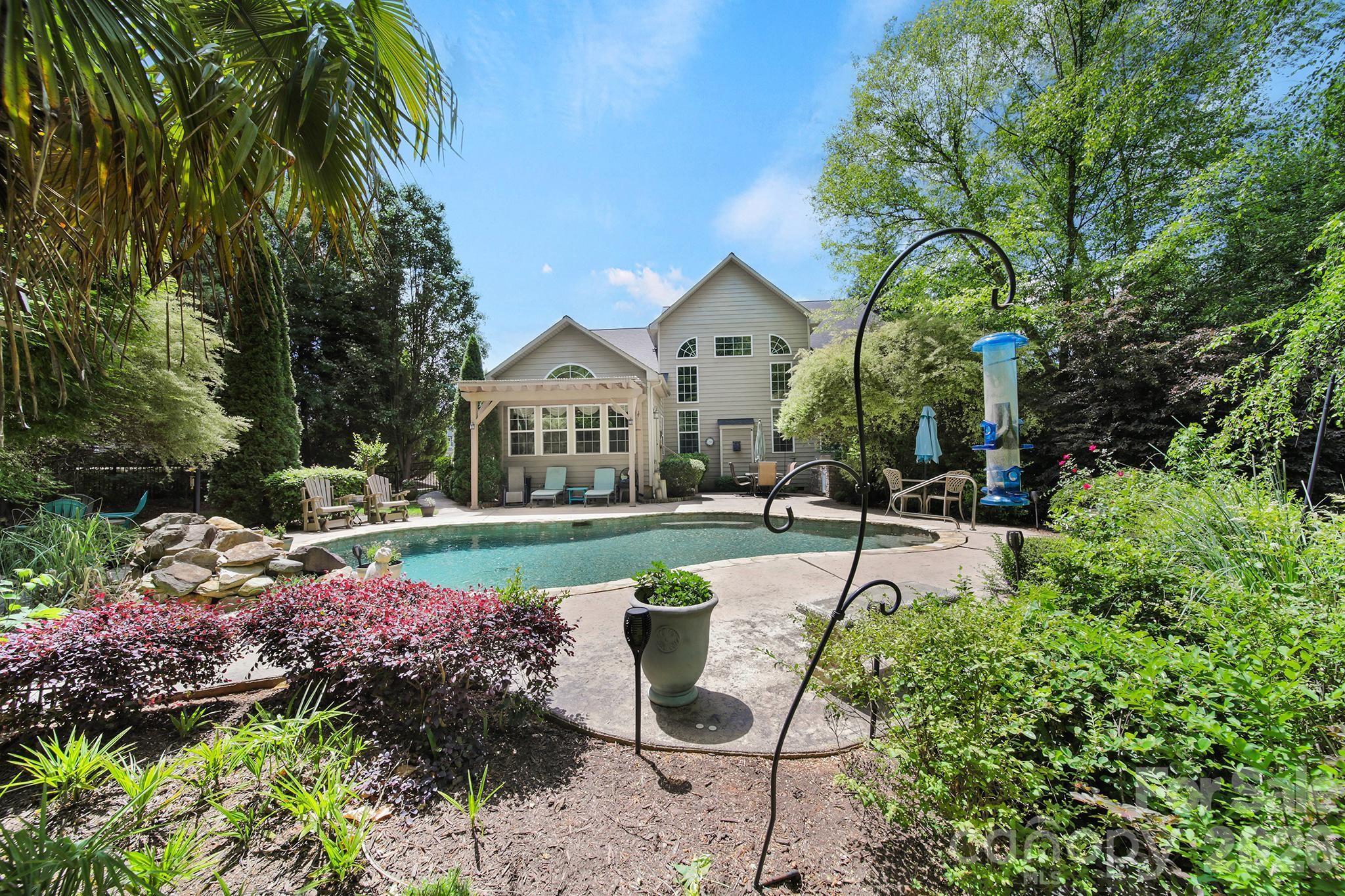 Lakepoint - Residential