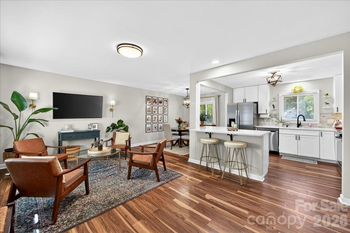 5907 Bluebonnet Road