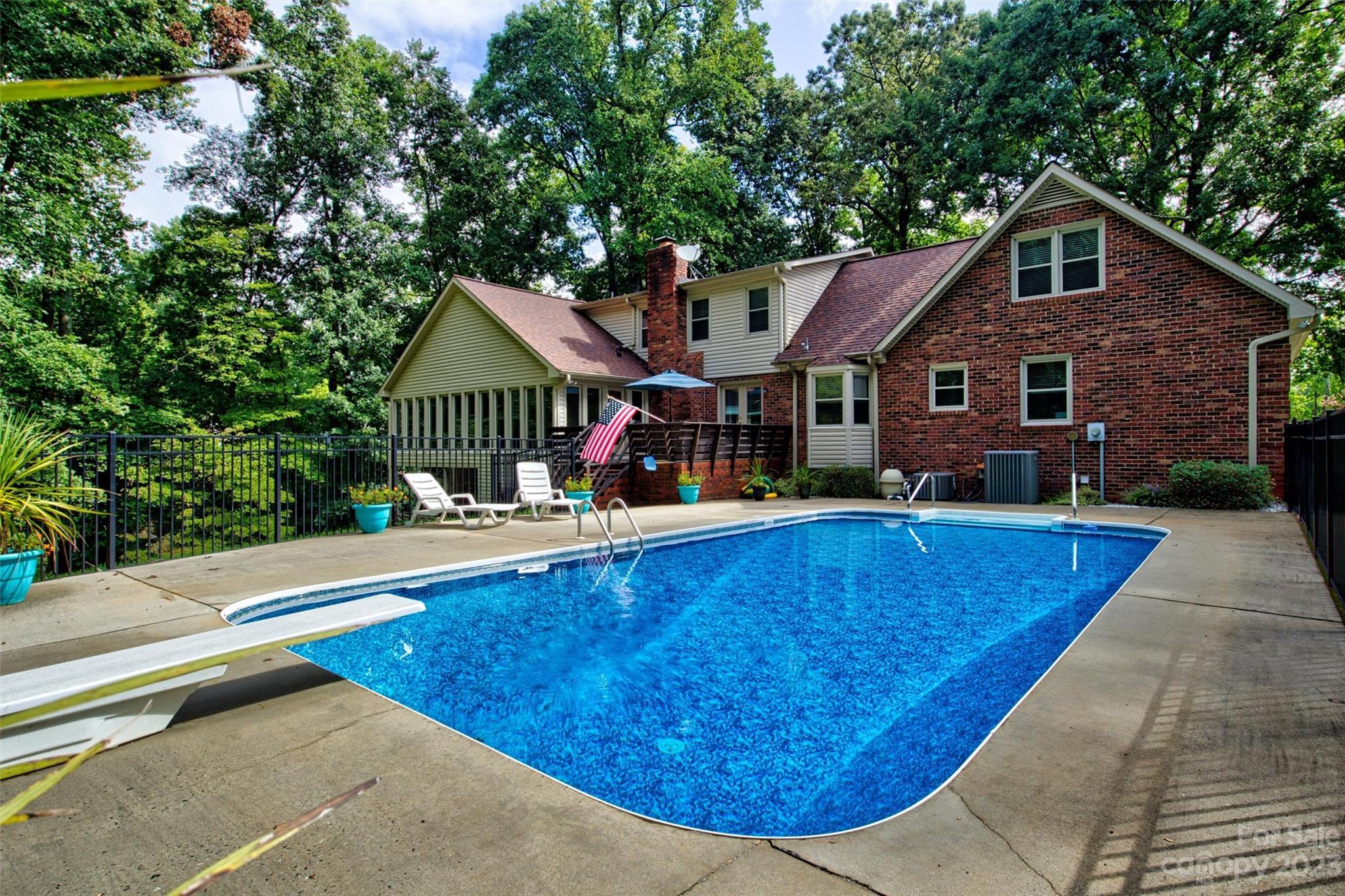 Mallard Head - Residential