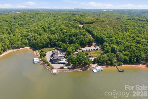 Photo of 9719 Nine Eagles Lane, Charlotte, NC 28278 (MLS # 4382620)