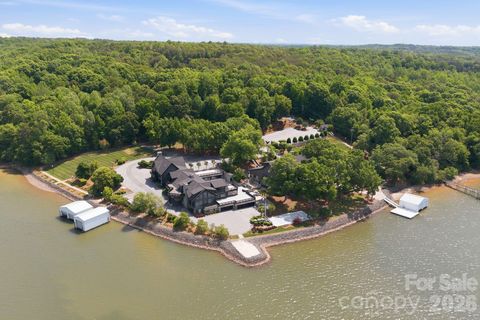 Photo of 9719 Nine Eagles Lane, Charlotte, NC 28278 (MLS # 4382620)