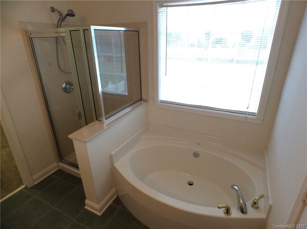 Hamilton Lakes - Residential Lease