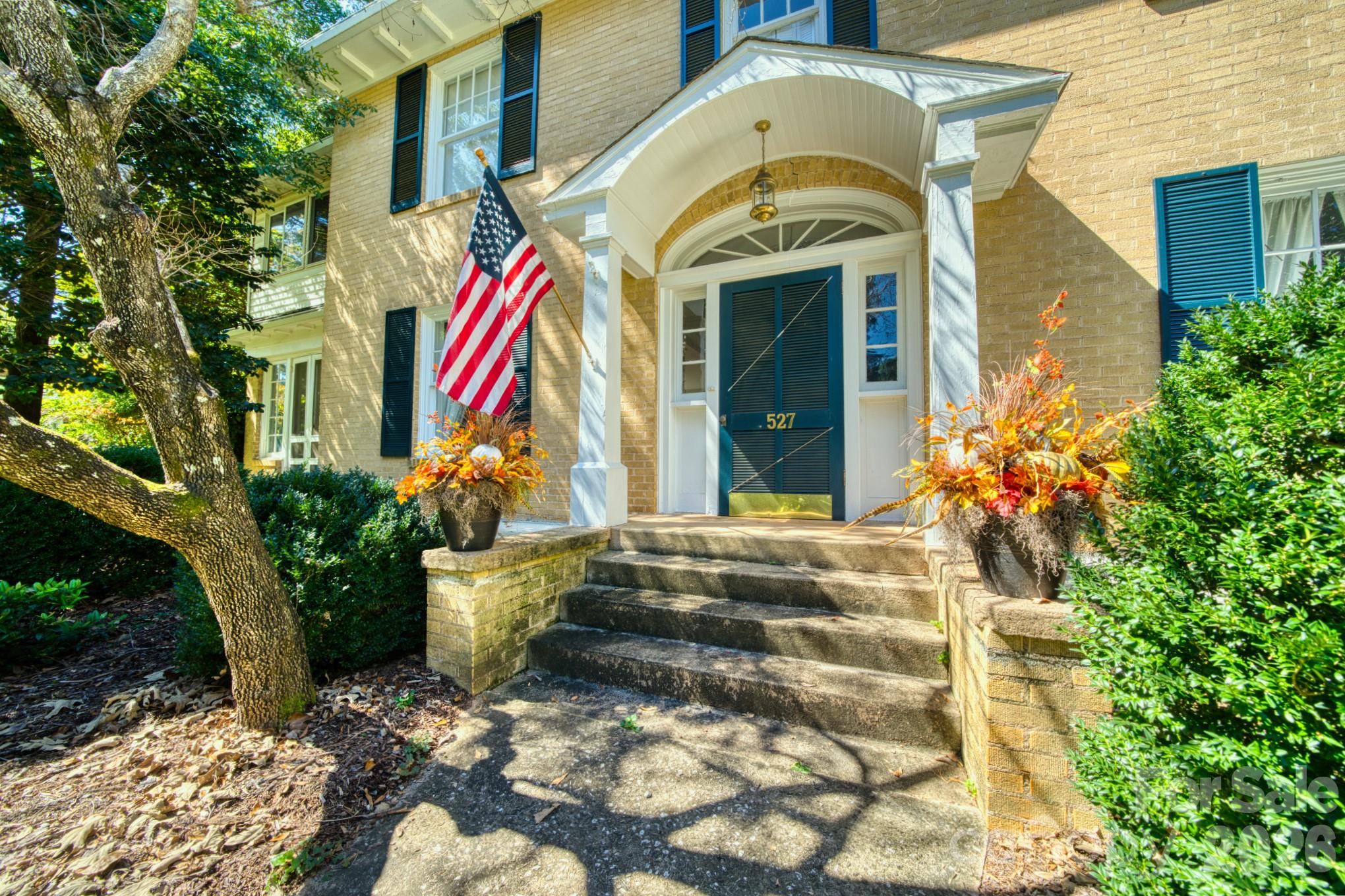 527 N Main Street