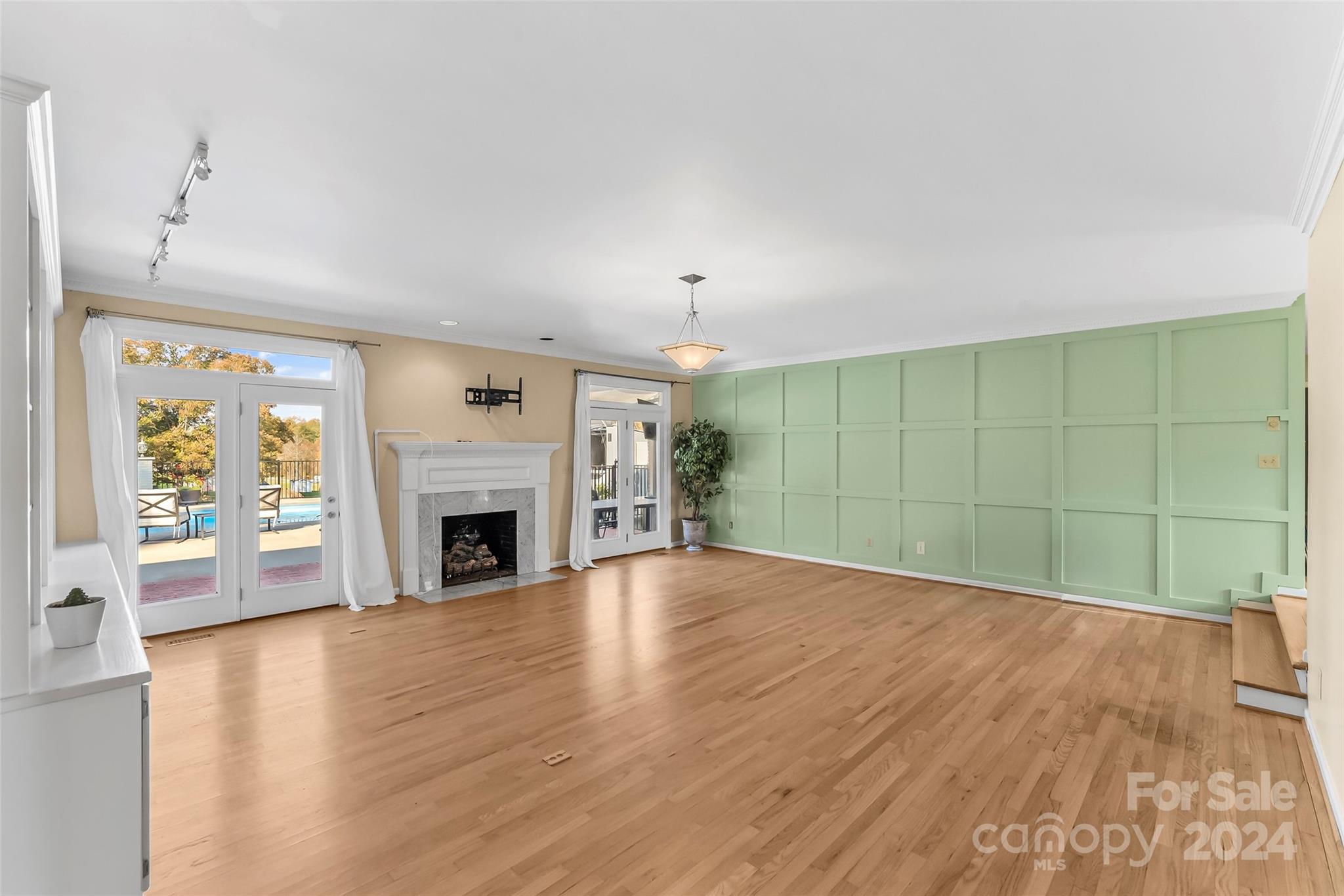 East Winds - Residential