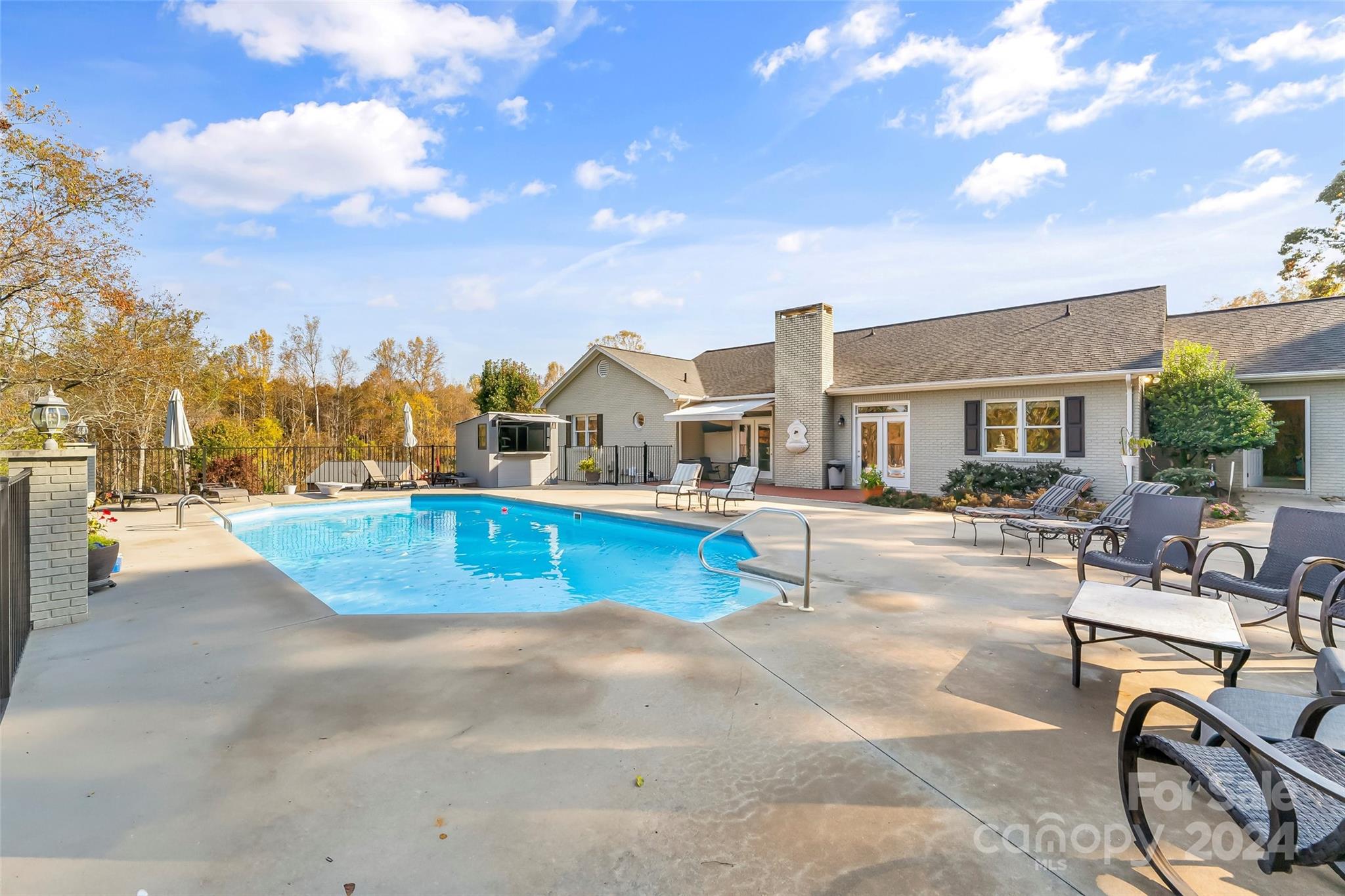 East Winds - Residential