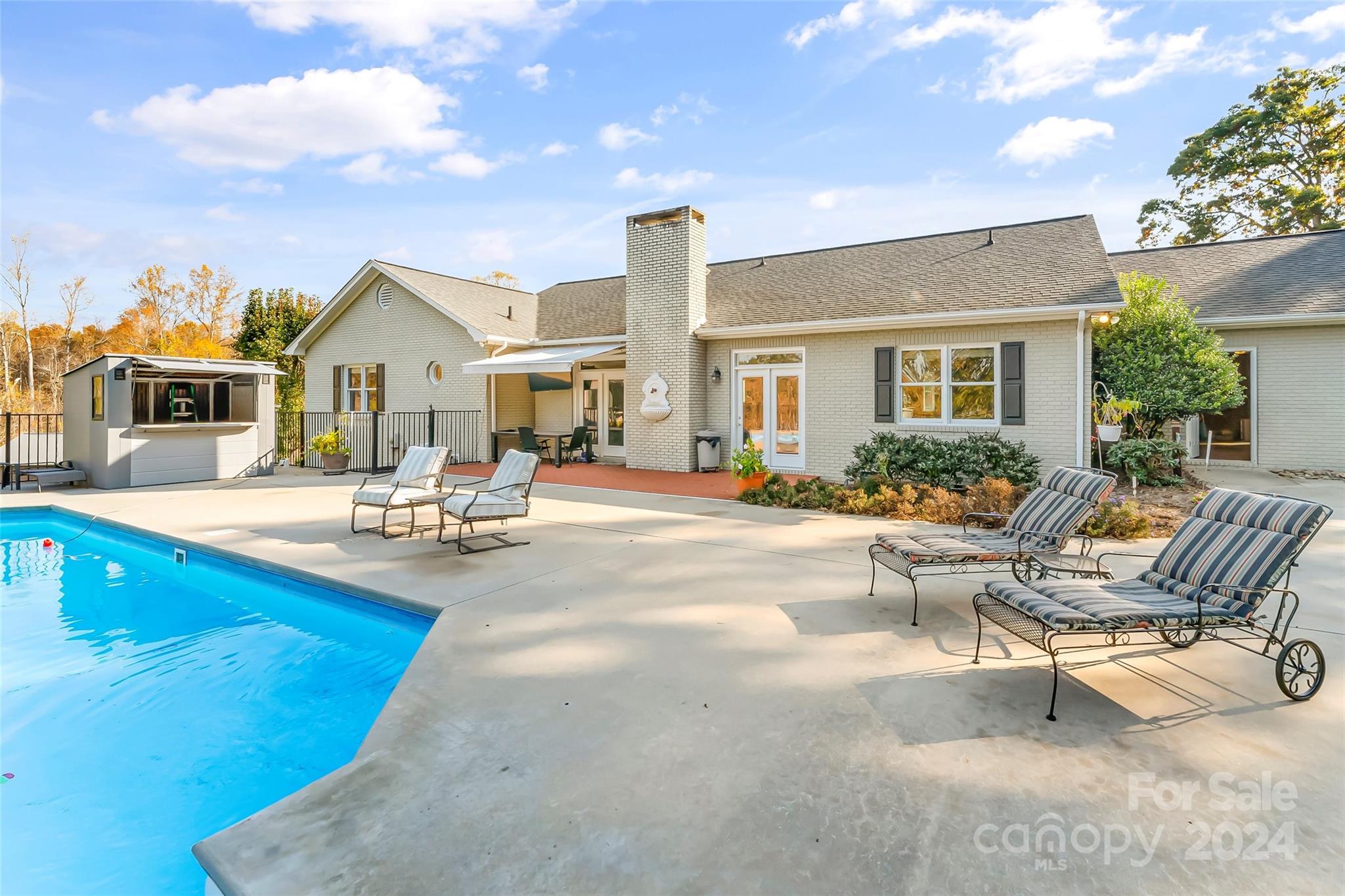 East Winds - Residential