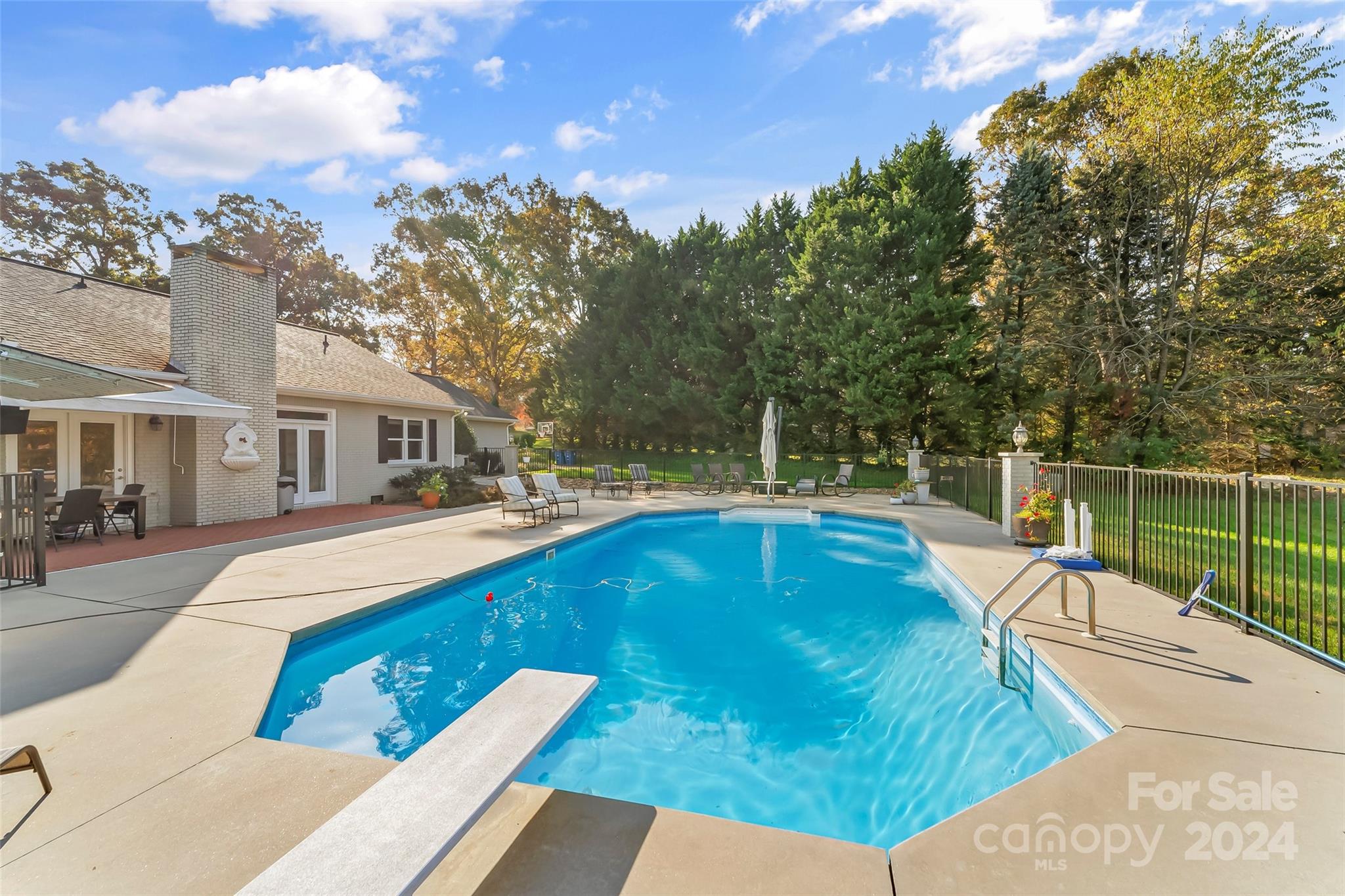 East Winds - Residential