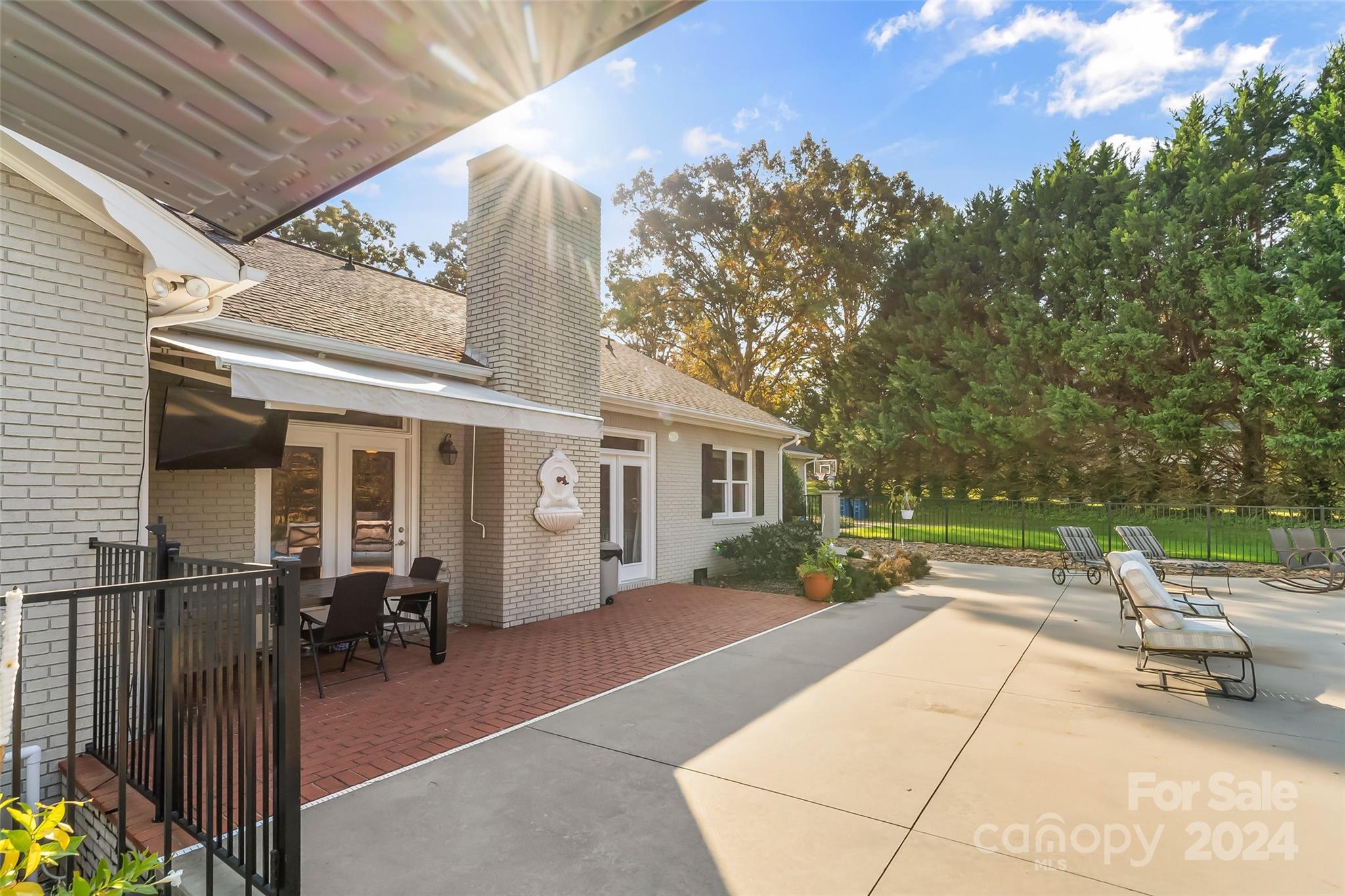 East Winds - Residential