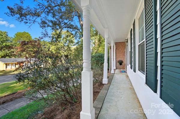 2000 Knell Drive