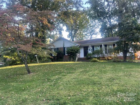 Photo of 2000 Knell Drive, Charlotte, NC 28212 (MLS # 4308498)