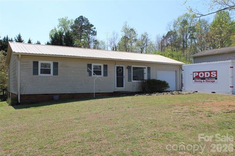 Photo of 5445 Glenview Drive, Hickory, NC 28602 (MLS # 4357591)