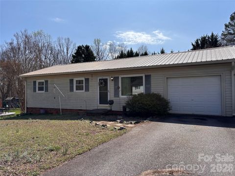 Photo of 5445 Glenview Drive, Hickory, NC 28602 (MLS # 4357591)