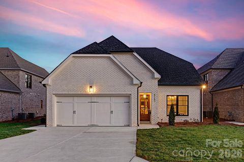 8163 Fairview Road Charlotte NC 28226