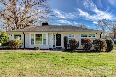 Photo for 600 E Academy Street E