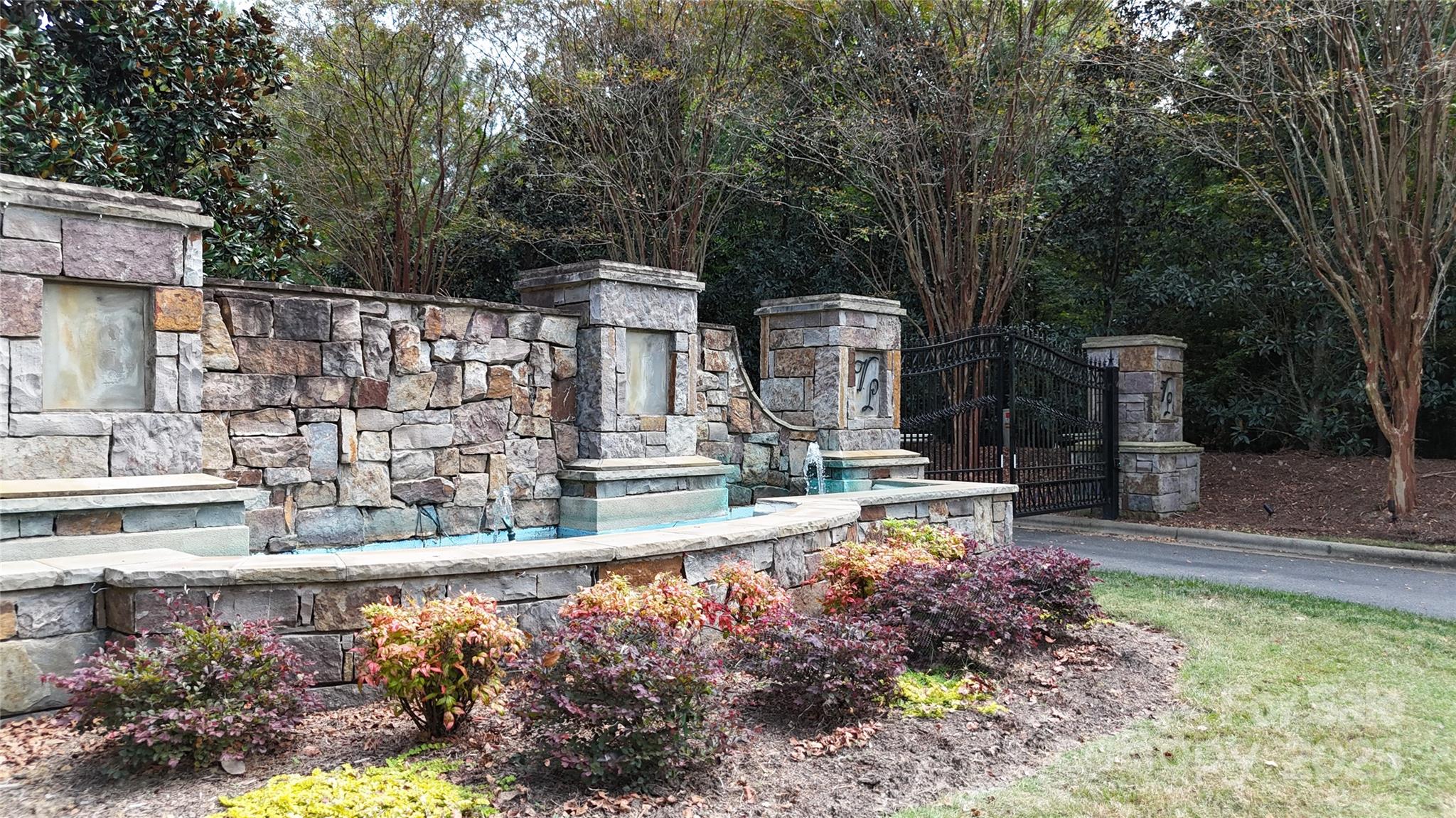 8335 Victoria Lake Drive