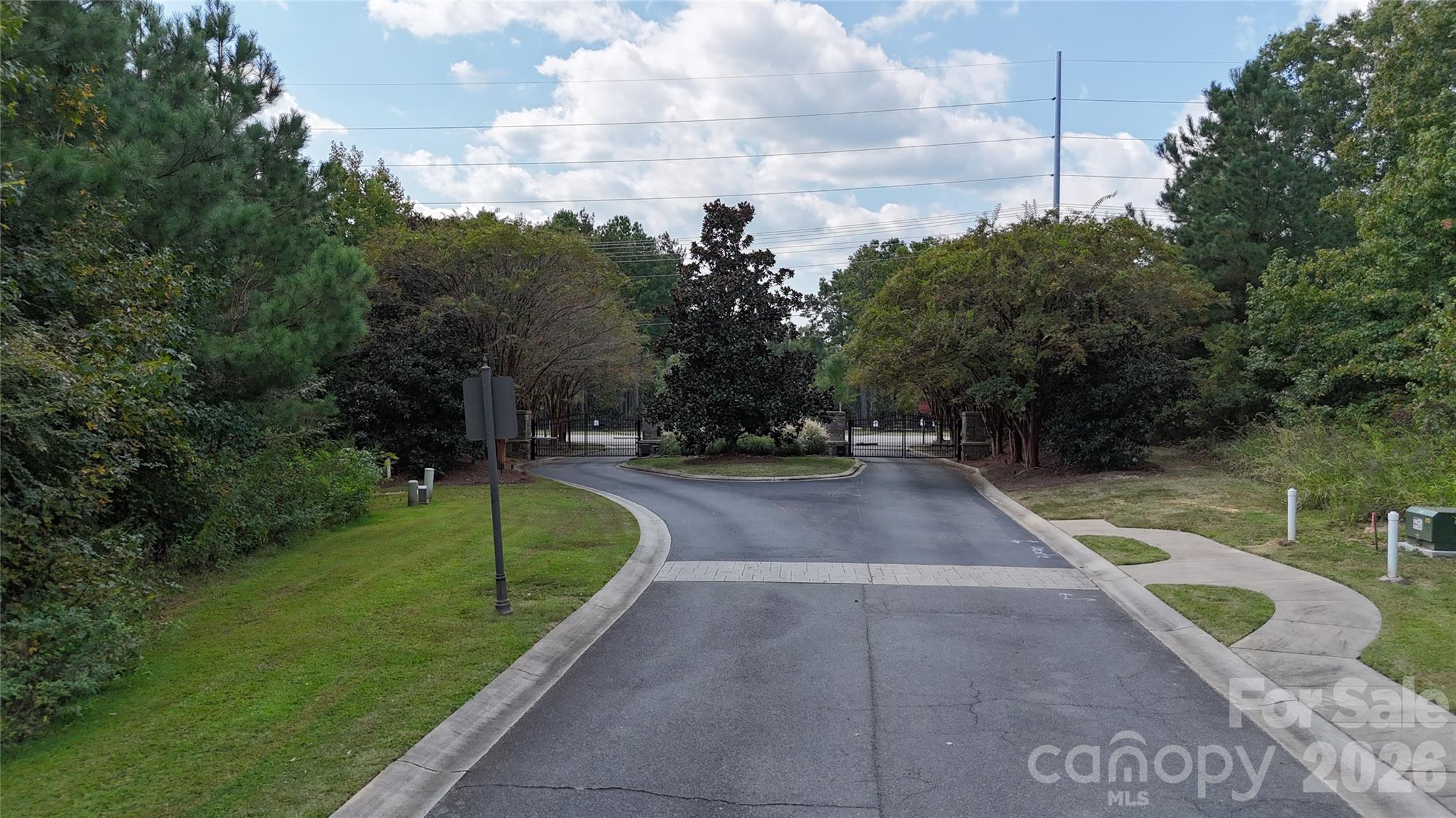 Victoria Lake - Land