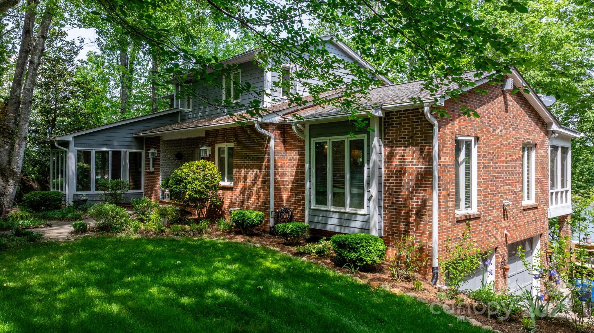4647 16th Street Place NE