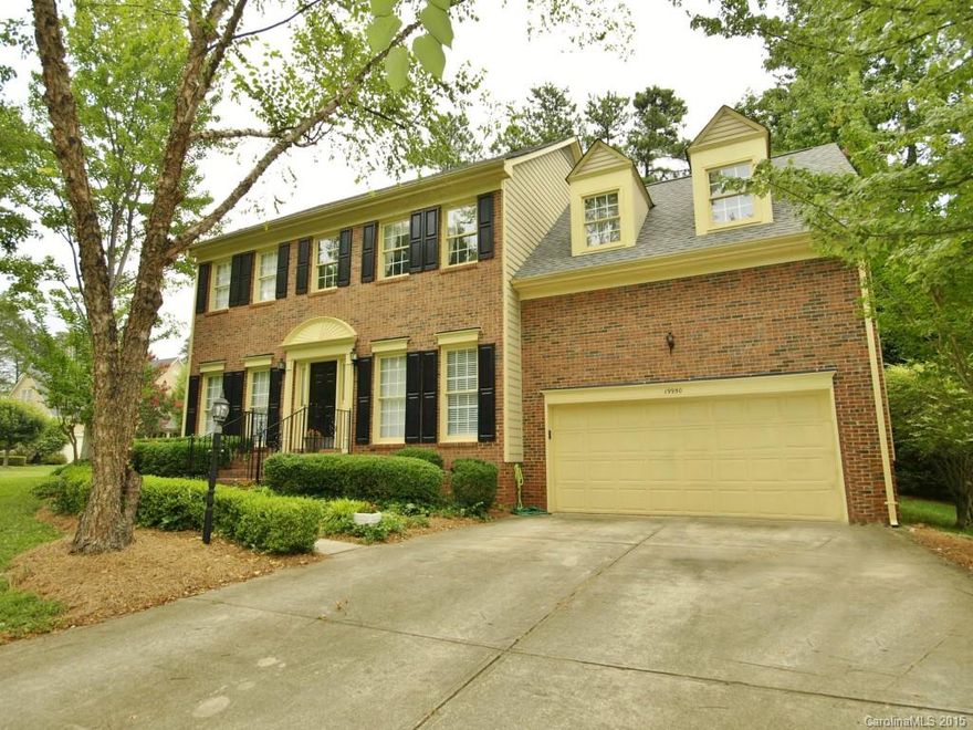 Beautiful 2-story home in desirable Blue Stone Harbor. Spacious first floor with cozy fireplace, hardwoods, and crown molding. Granite counter tops in kitchen. Three bedrooms on upper level plus large bonus, can be used as 4th bedroom. Master features vaulted ceilings. Community features include pool, tennis courts, marina, and boat ramp! Stainless Steel Appliances will be installed prior to lease beginning.  New carpet will also be installed before lease  begins.