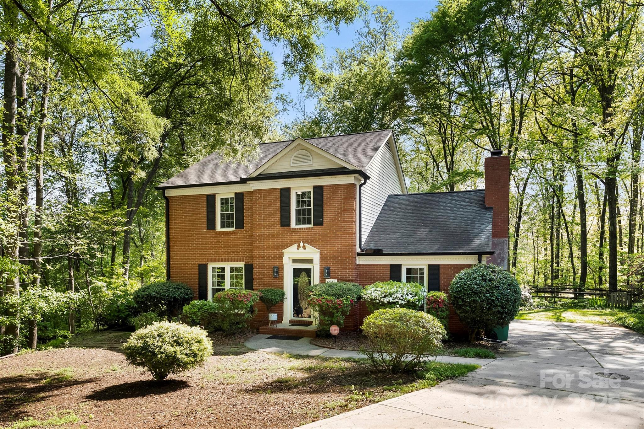 4522 Woods End Lane
