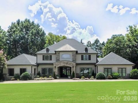 Photo of 4330 Carmel Valley Road, Charlotte, NC 28226 (MLS # 4363703)