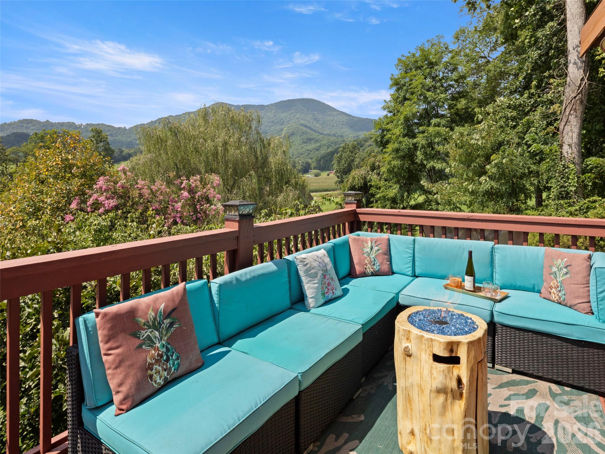 Cobblers Knob - Residential