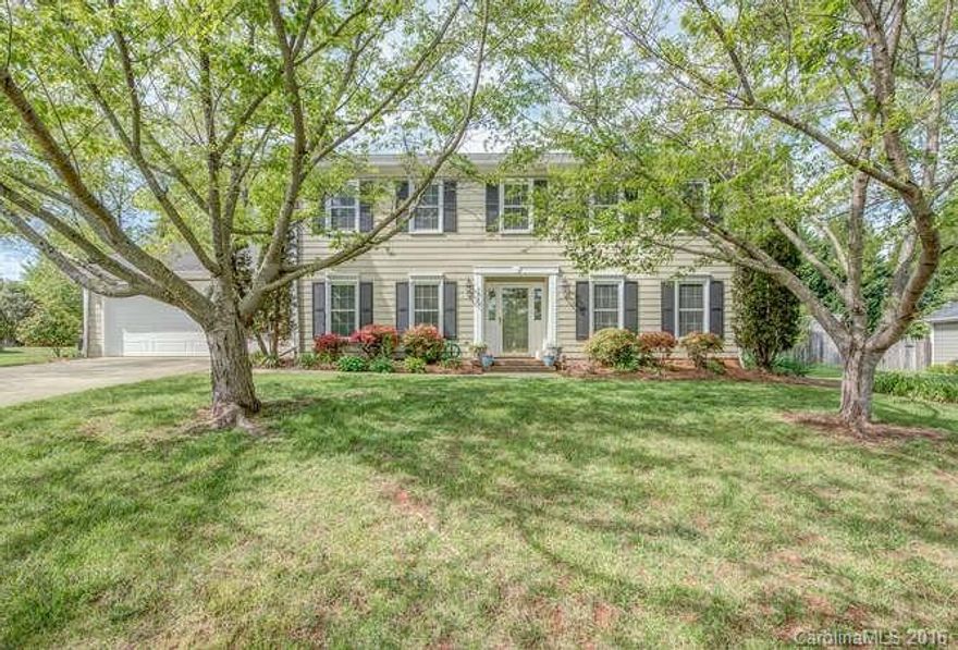 Buyer's financing fell through. We're back on the market! Location location location! Lovely family home in convenient Jefferson Woods. 4 br 2.5 bath. Spacious rooms.  Large flat back yard is completely fenced. Don't  miss the virtual tour!