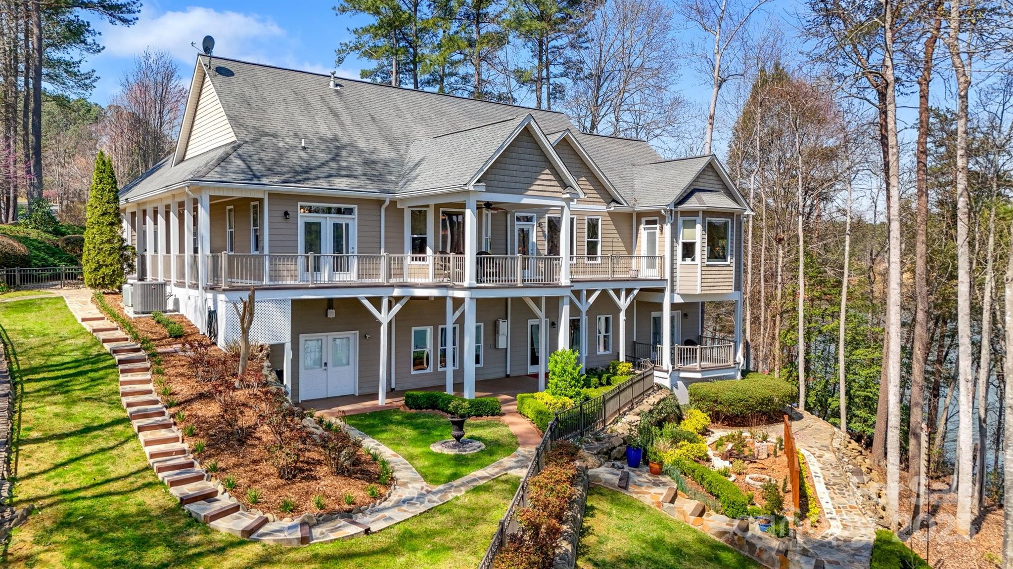 221 Ridge Top Drive
