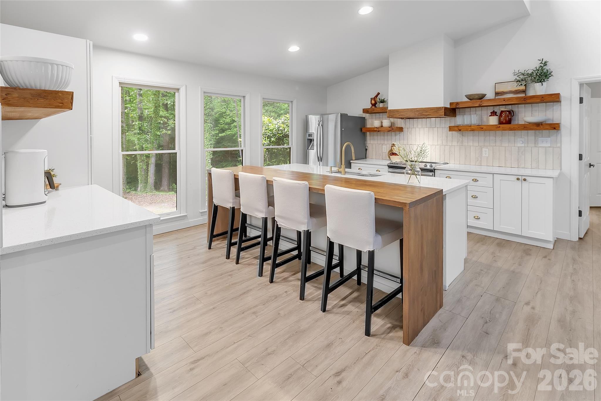 SPENCER WOODS - Residential