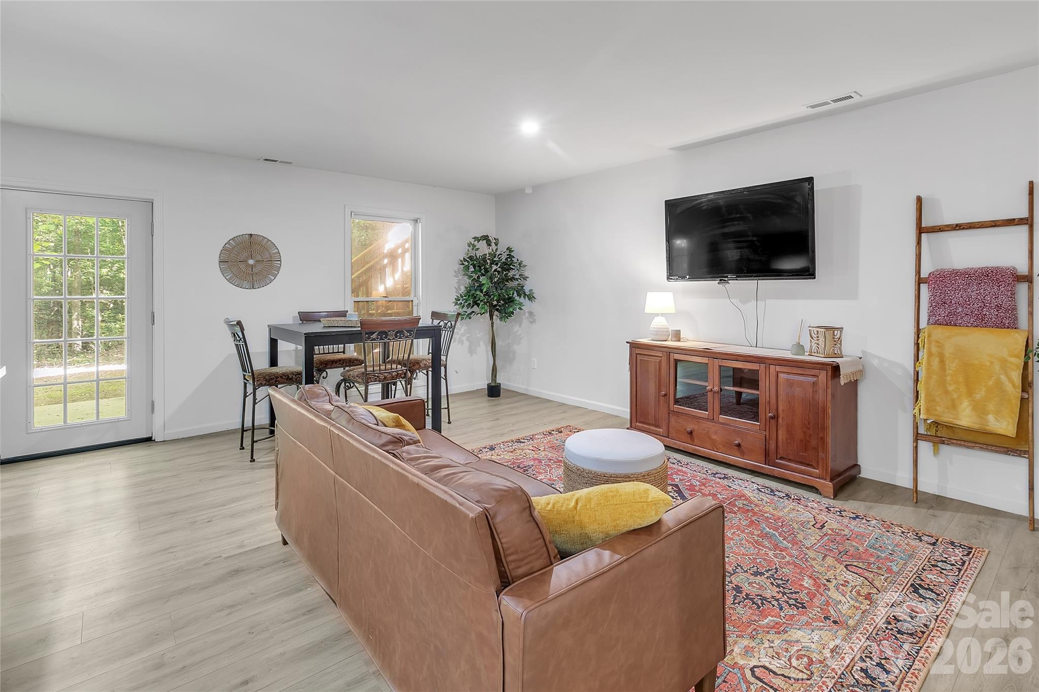SPENCER WOODS - Residential