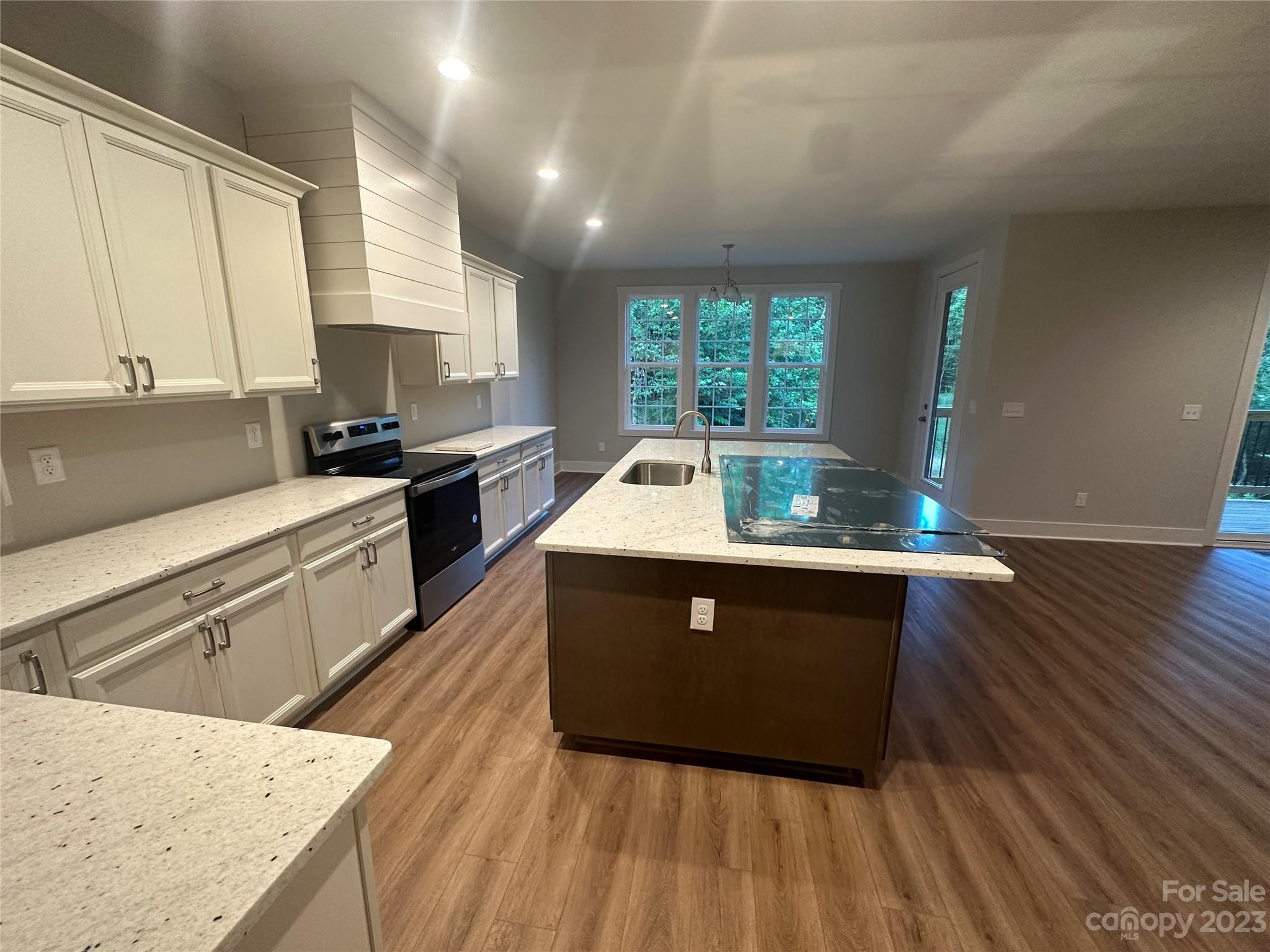 Sanders Landing - Residential