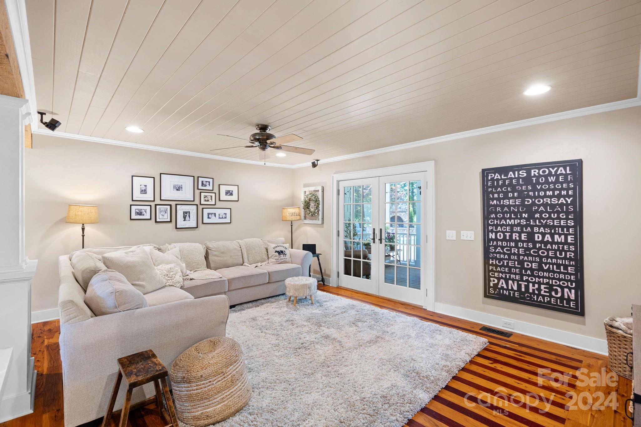 Diane Shores - Residential