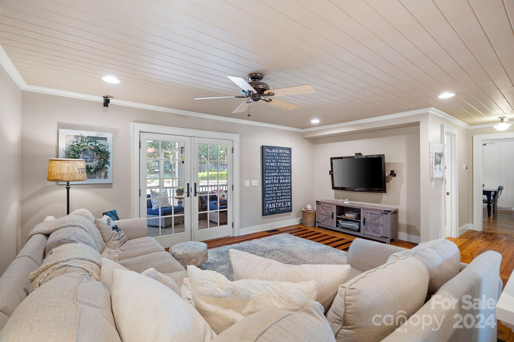 Diane Shores - Residential