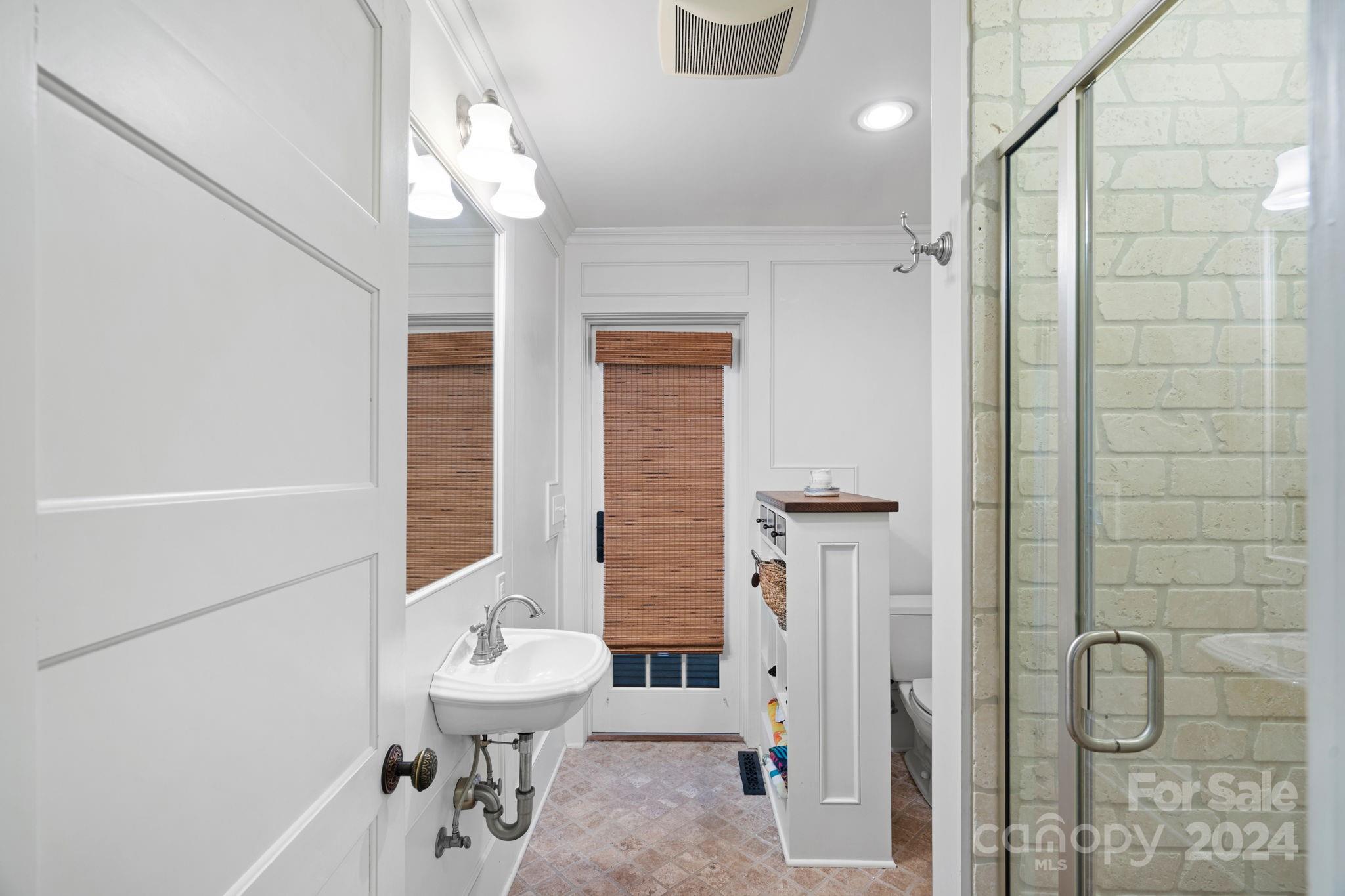 Diane Shores - Residential