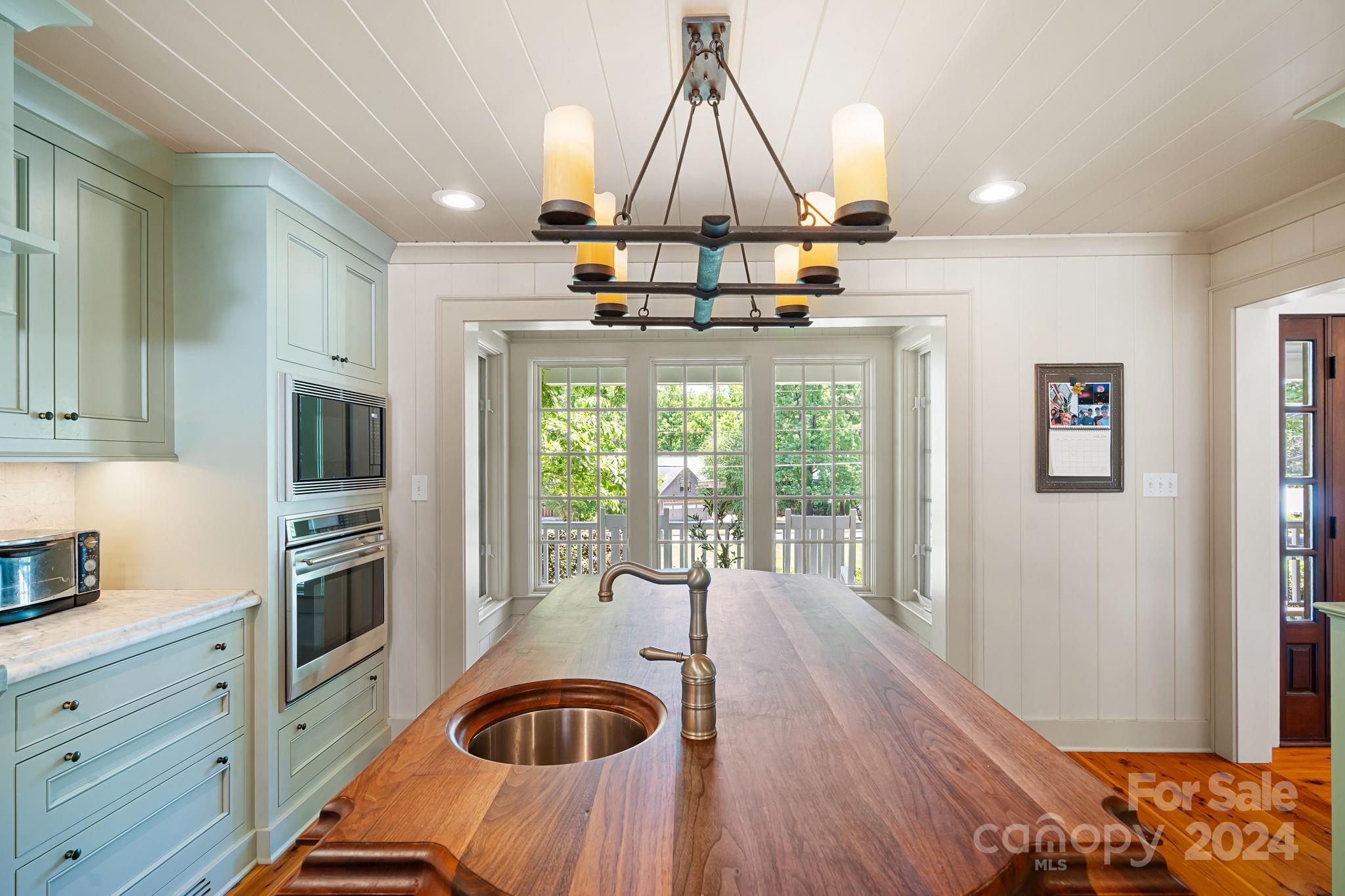 Diane Shores - Residential