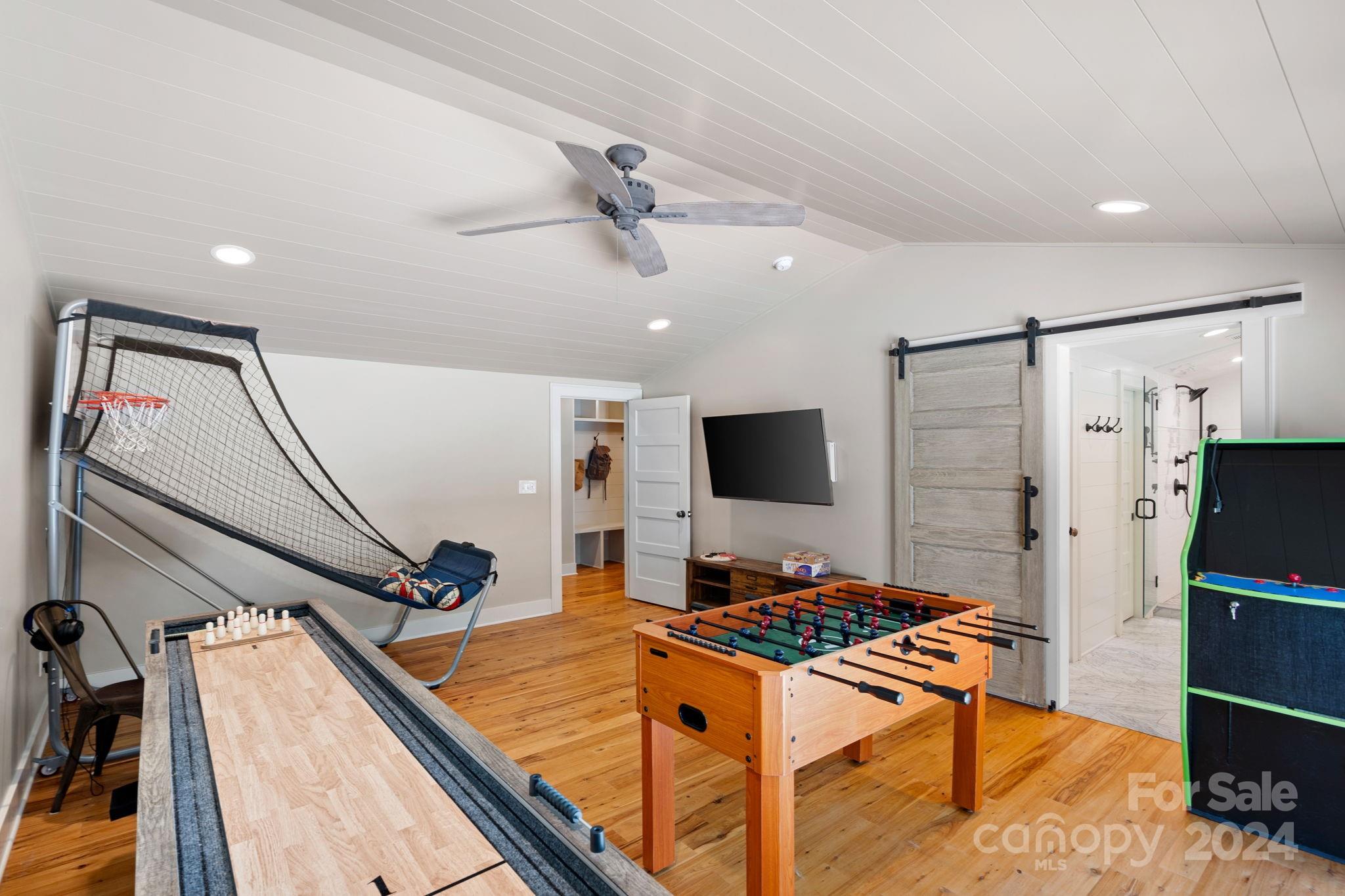 Diane Shores - Residential