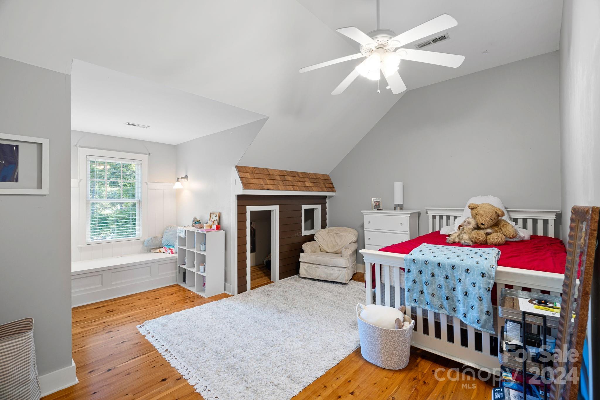 Diane Shores - Residential